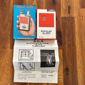 Vintage S.O.S Buzzer~Burglar Alarm & Light~NIB~Made in Hong Kong